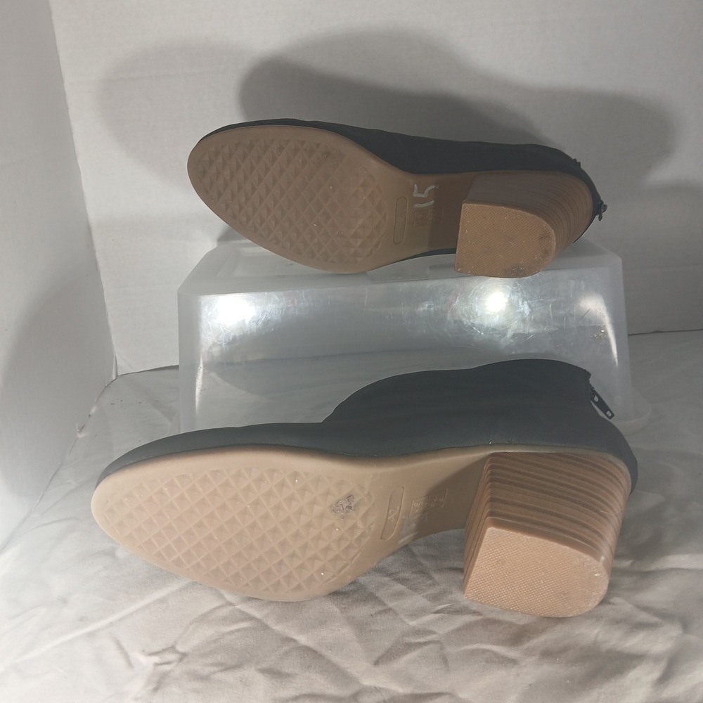 A2 by Aerosoles Gravity Gray Faux Leather V-Cut Ankle Booties Mens 10M Heel Rest - Picture 8 of 10